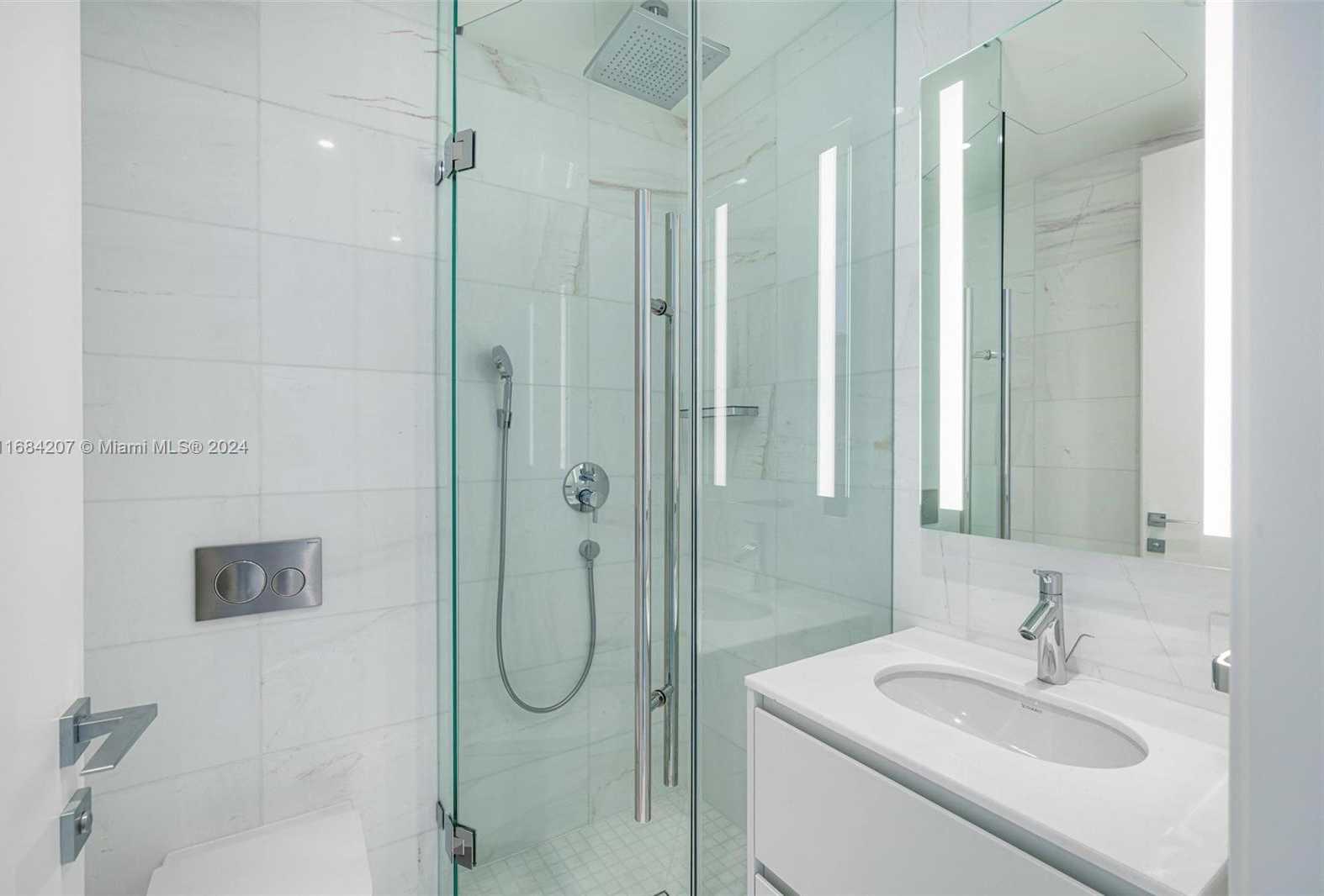 Small Image of 300 BISCAYNE BLVD WAY #2501, Miami Number 22