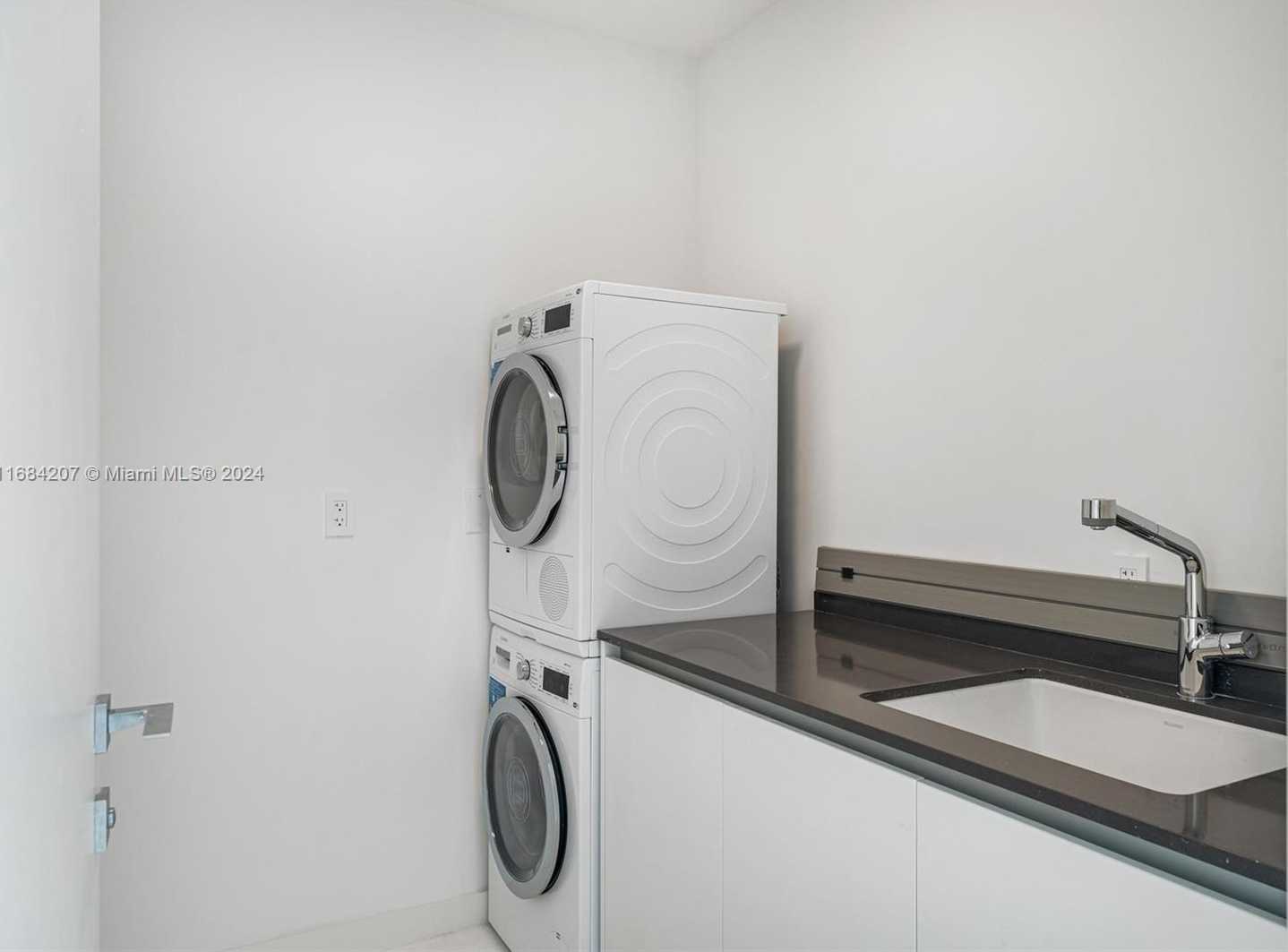 Small Image of 300 BISCAYNE BLVD WAY #2501, Miami Number 23