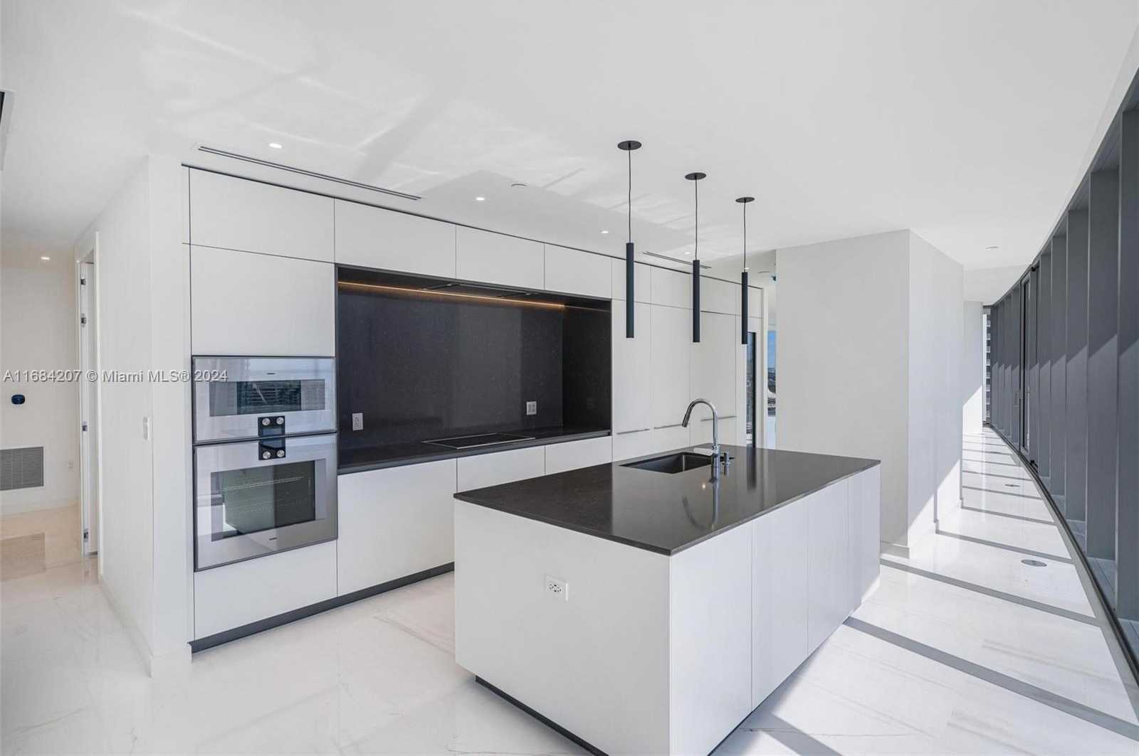 Small Image of 300 BISCAYNE BLVD WAY #2501, Miami Number 8