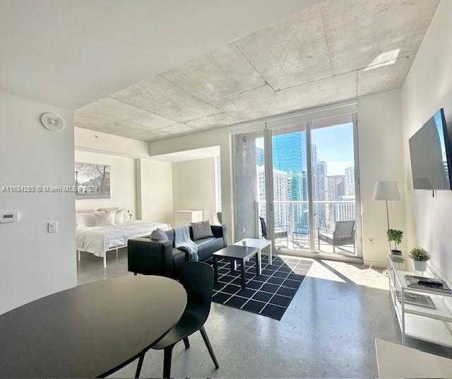 Small Image of 151 #2805, Miami Number 4