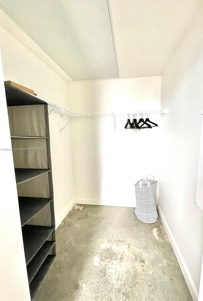 Small Image of 151 #2805, Miami Number 8