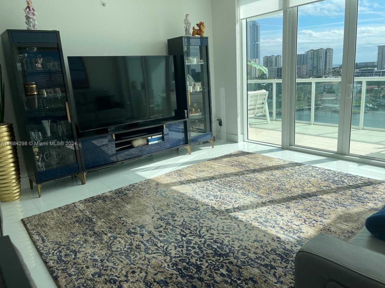 Small Image of 400 Sunny Isles Blvd, Sunny Isles Beach, FL 33160, USA Number 7