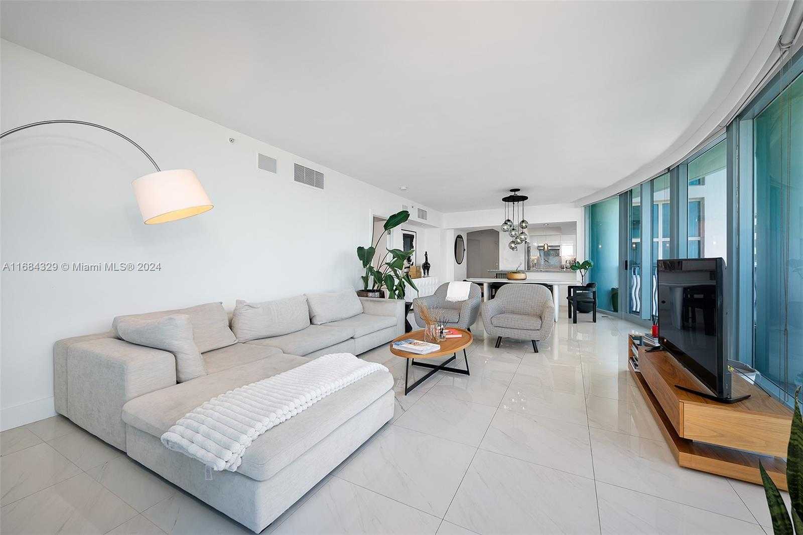 Small Image of 1500 OCEAN DR #1201, Miami Beach Number 14