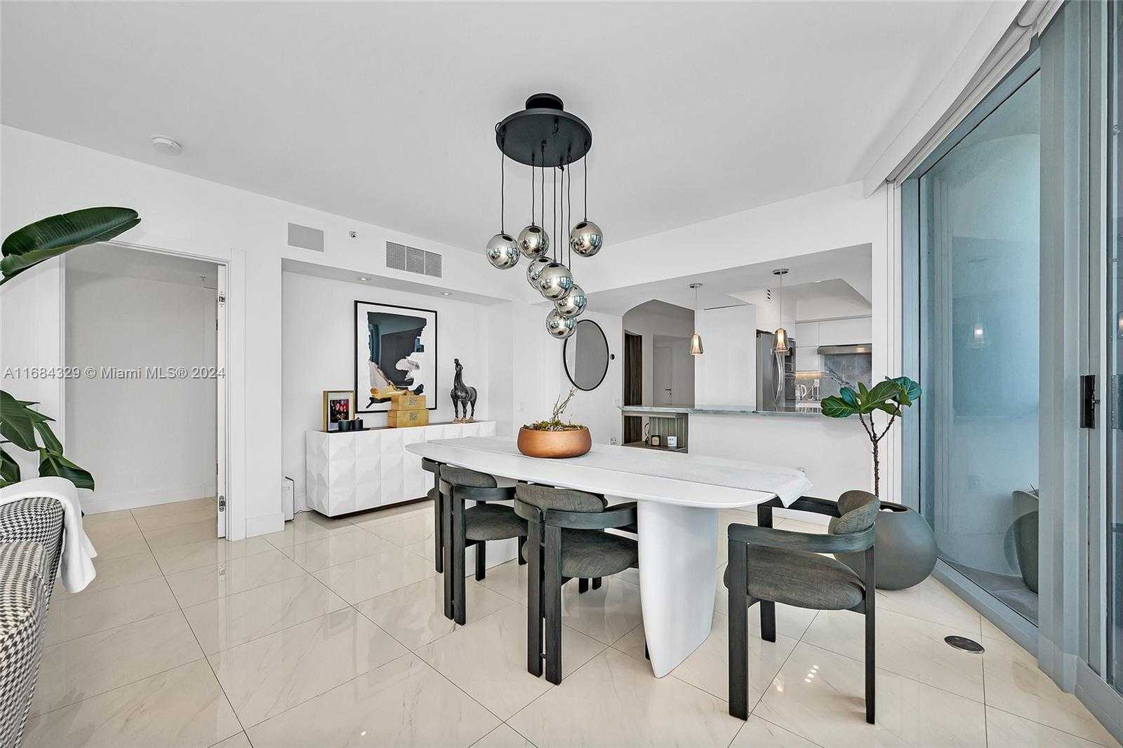 Small Image of 1500 OCEAN DR #1201, Miami Beach Number 16