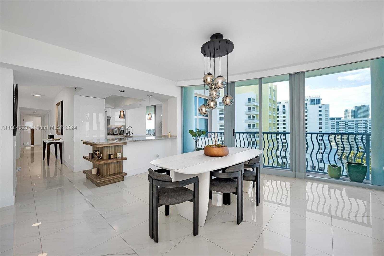 Small Image of 1500 OCEAN DR #1201, Miami Beach Number 17