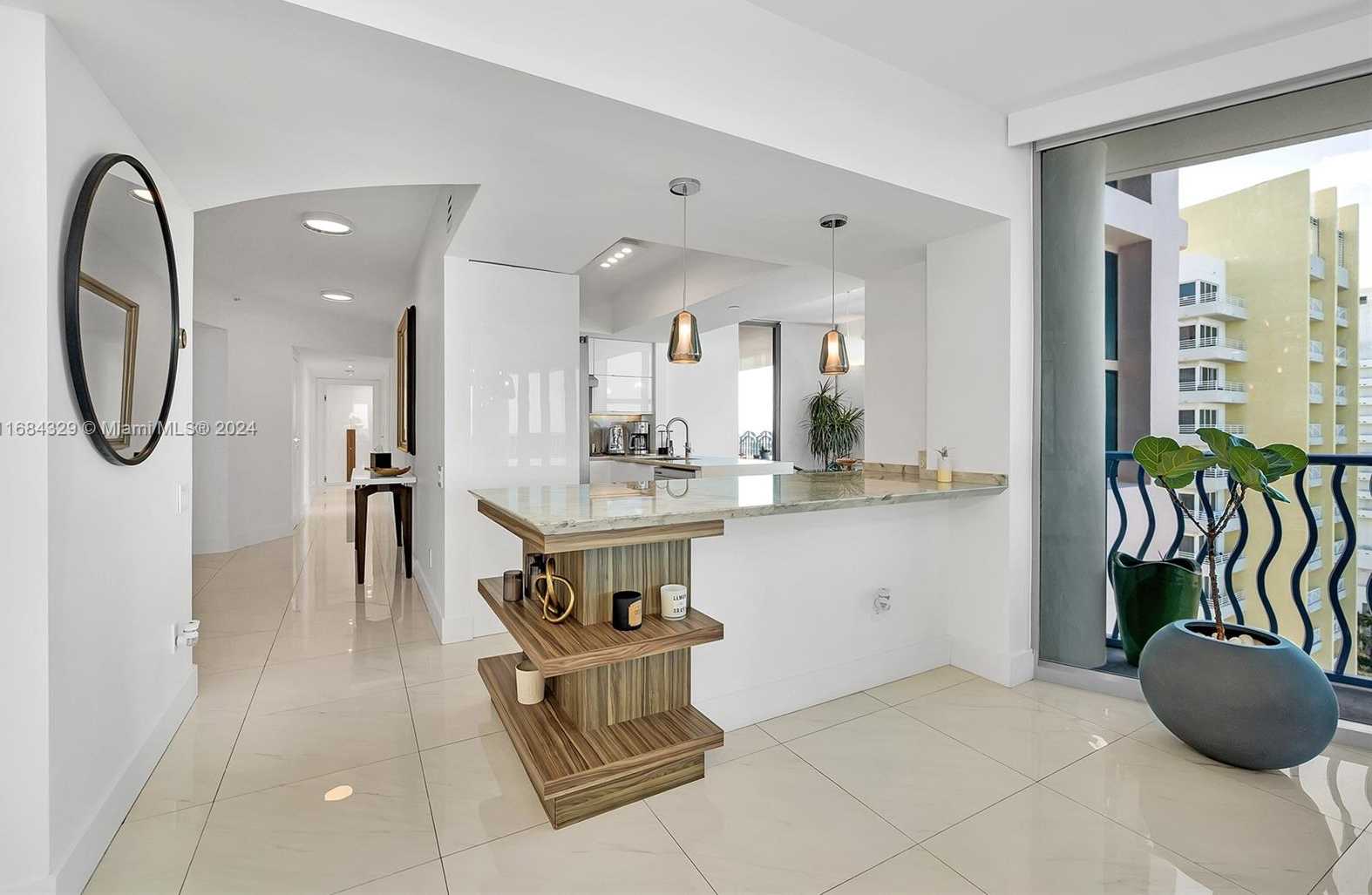 Small Image of 1500 OCEAN DR #1201, Miami Beach Number 18