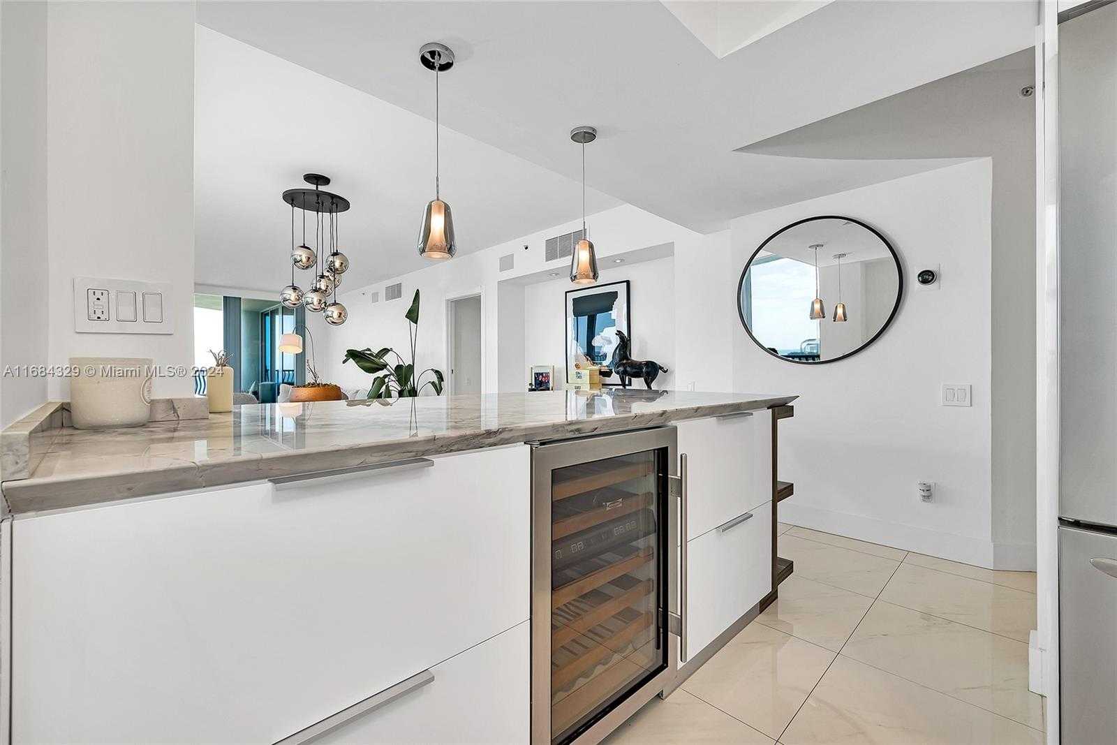 Small Image of 1500 OCEAN DR #1201, Miami Beach Number 21