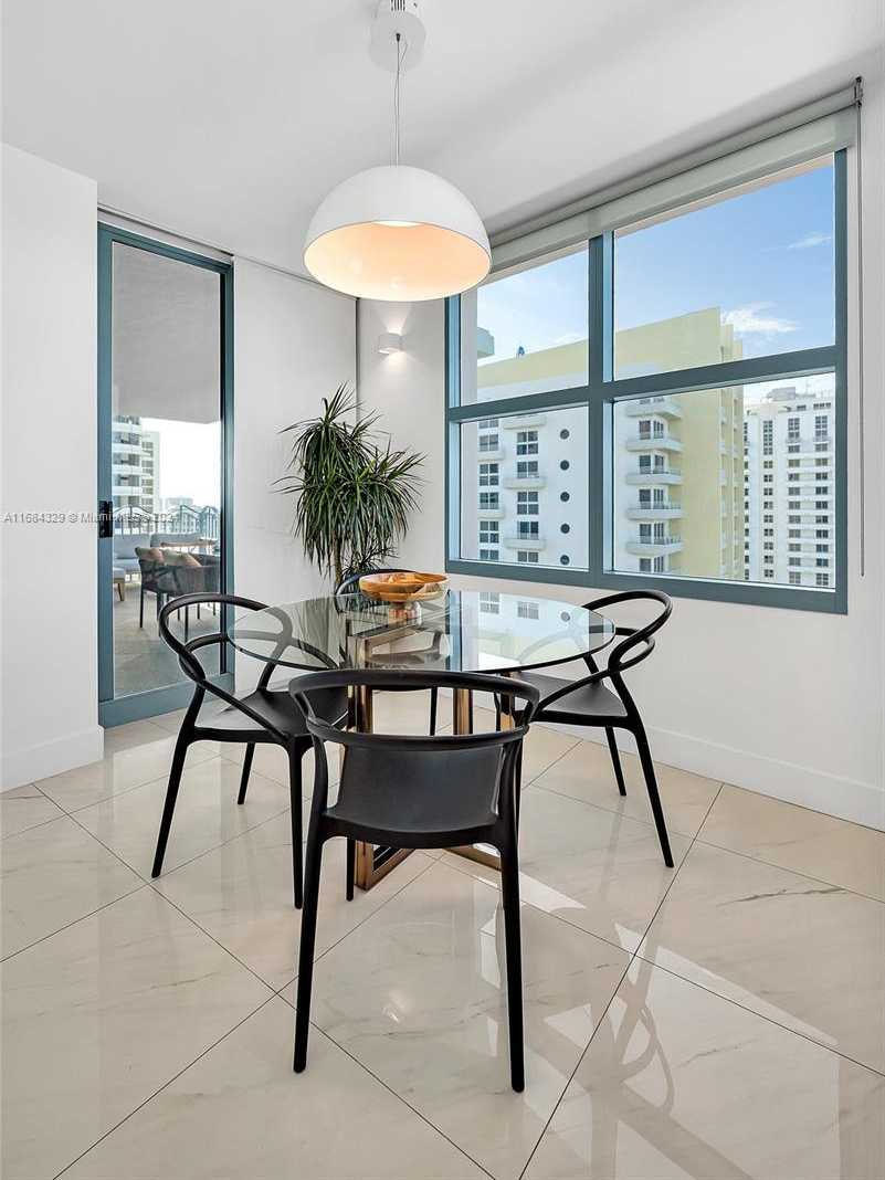 Small Image of 1500 OCEAN DR #1201, Miami Beach Number 24