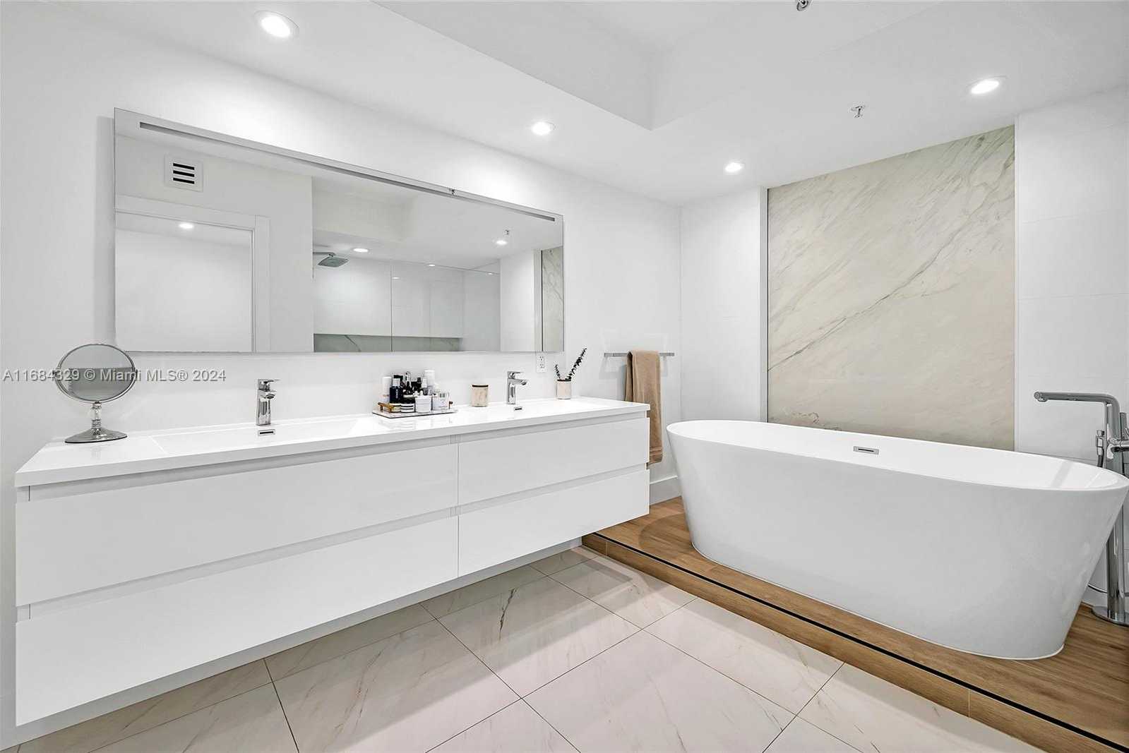Small Image of 1500 OCEAN DR #1201, Miami Beach Number 28