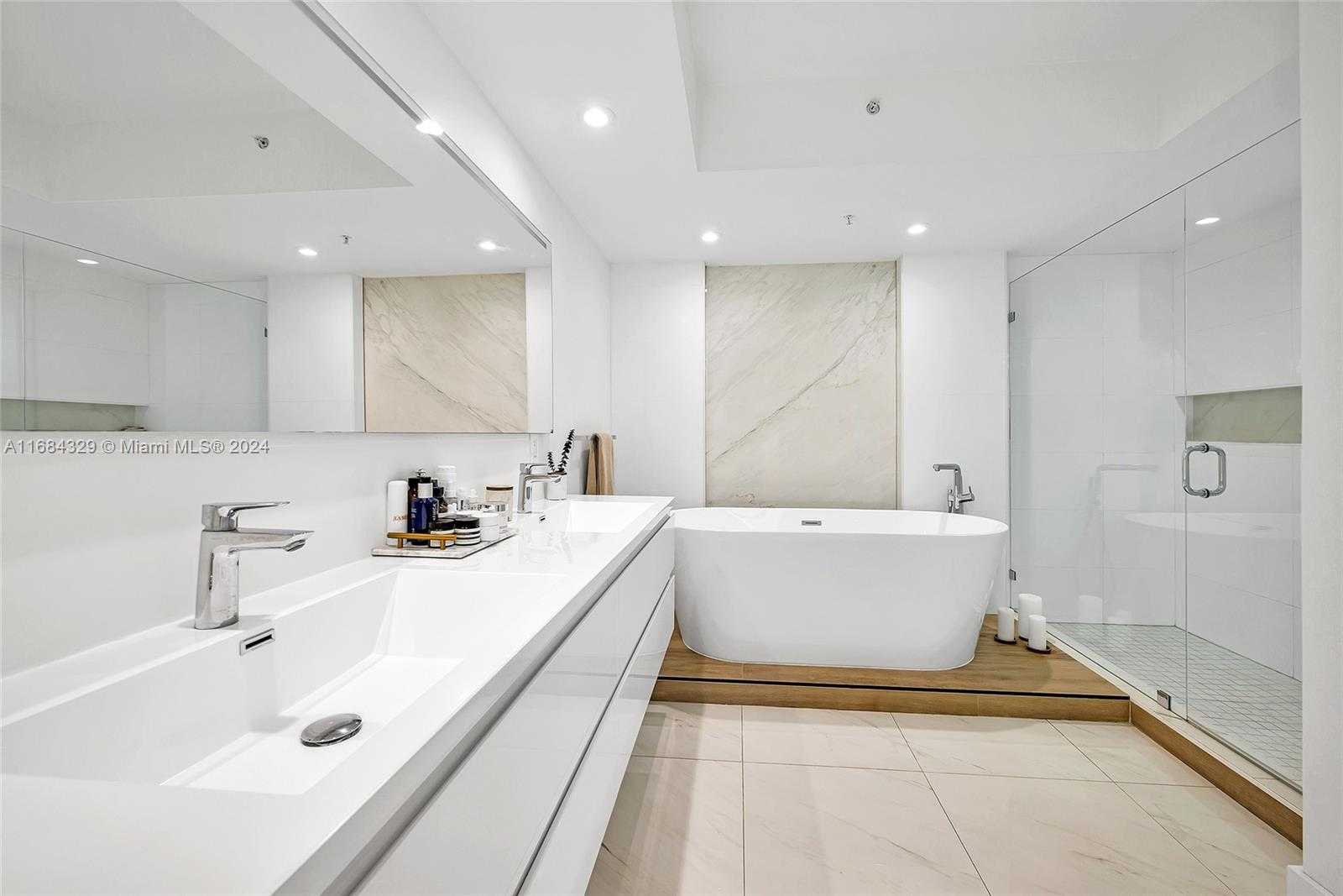 Small Image of 1500 OCEAN DR #1201, Miami Beach Number 29
