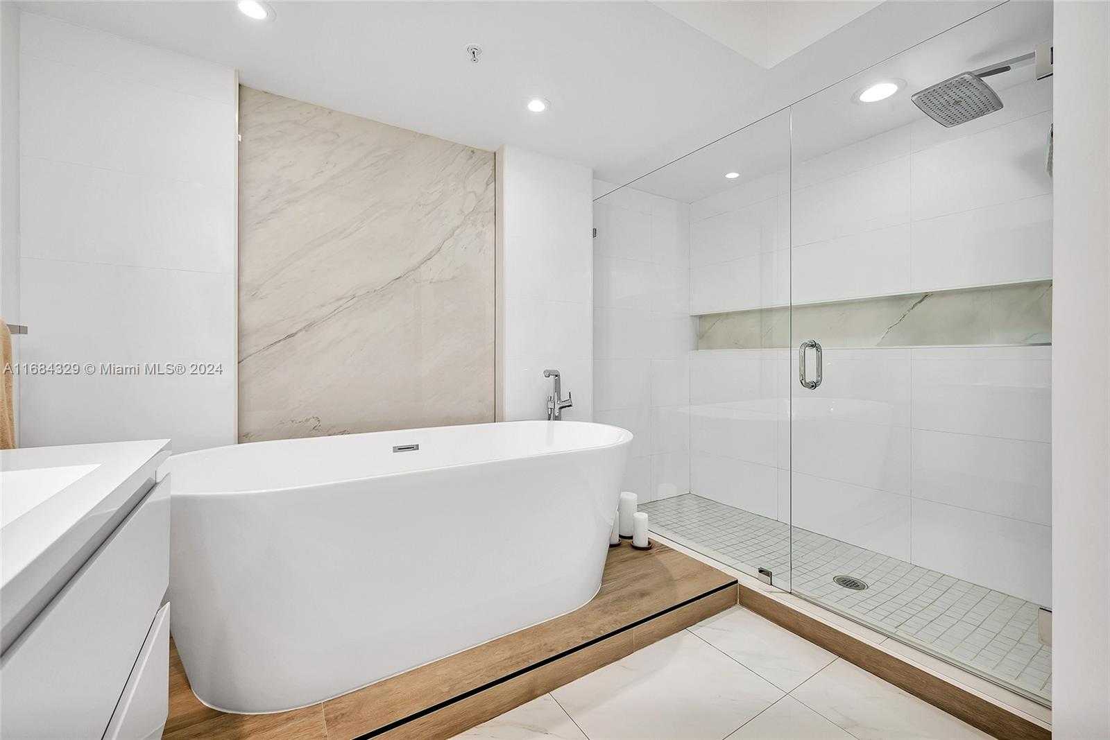 Small Image of 1500 OCEAN DR #1201, Miami Beach Number 30