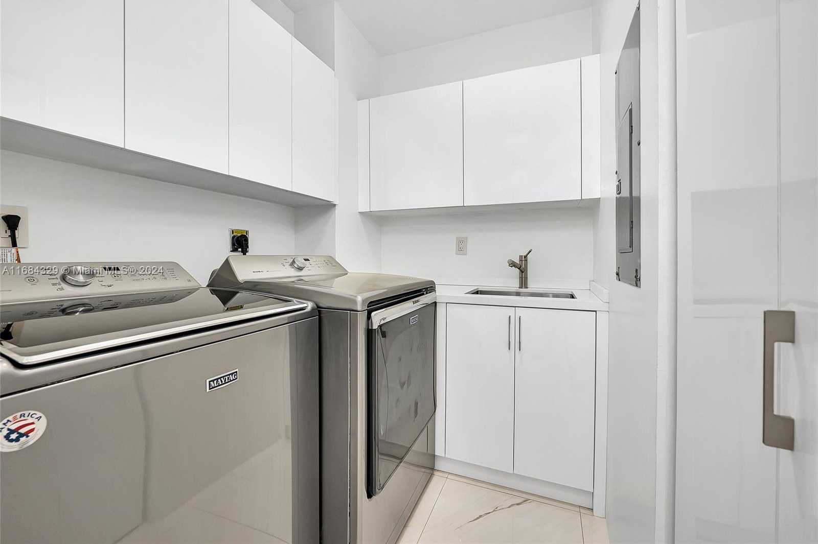 Small Image of 1500 OCEAN DR #1201, Miami Beach Number 38
