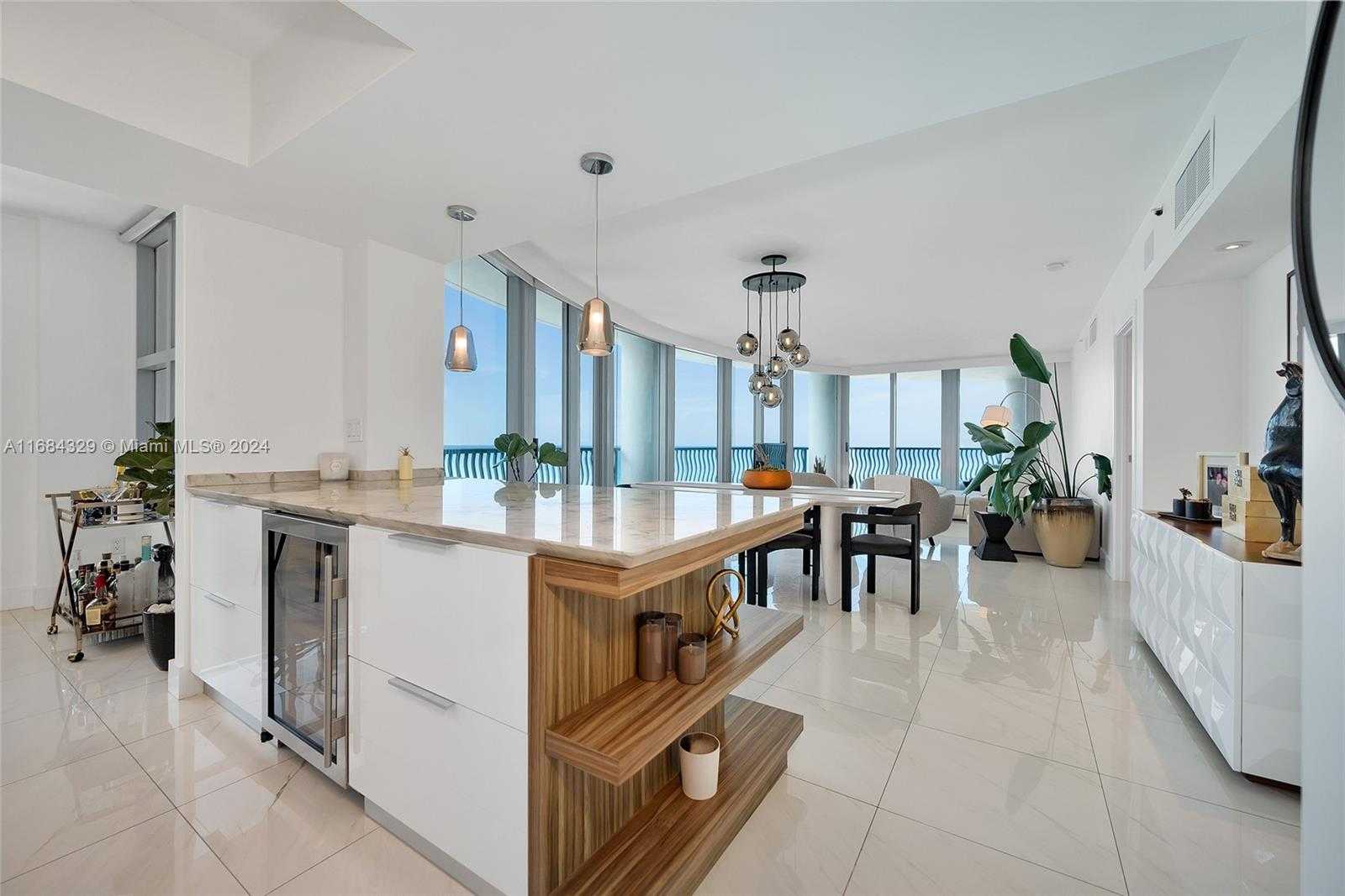 Small Image of 1500 OCEAN DR #1201, Miami Beach Number 8