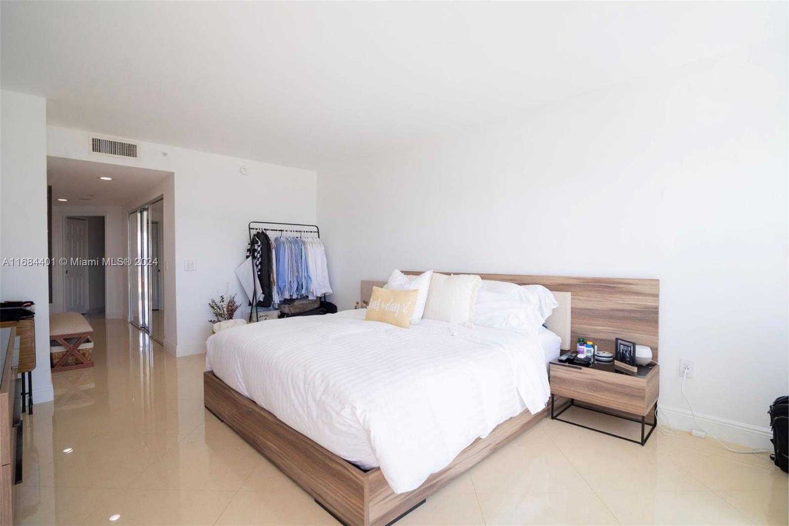 Small Image of 16400 COLLINS AVE #1444, Sunny Isles Beach Number 11