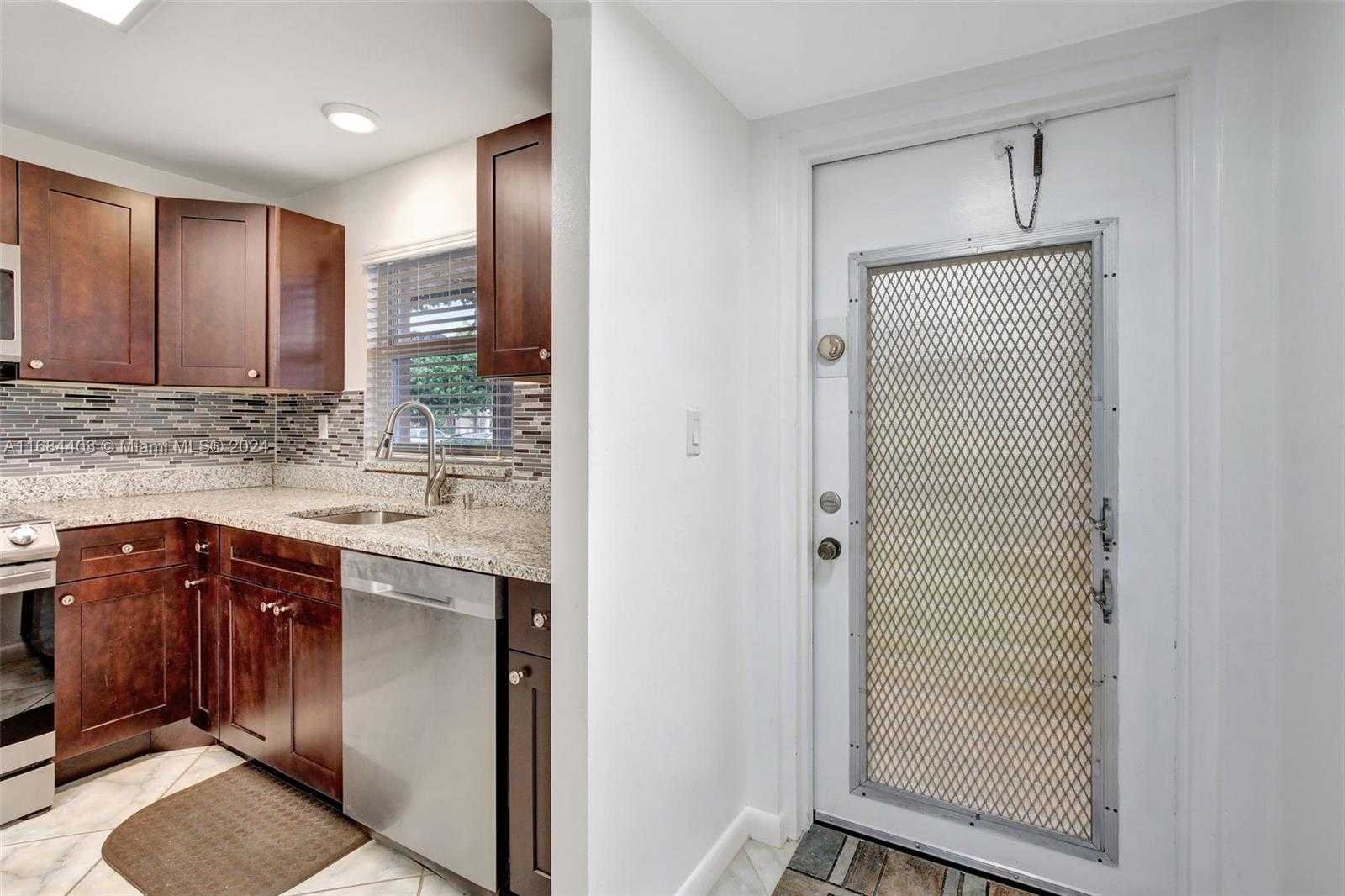 Small Image of 9540 SUNRISE LAKES BLVD #103, Sunrise Number 13