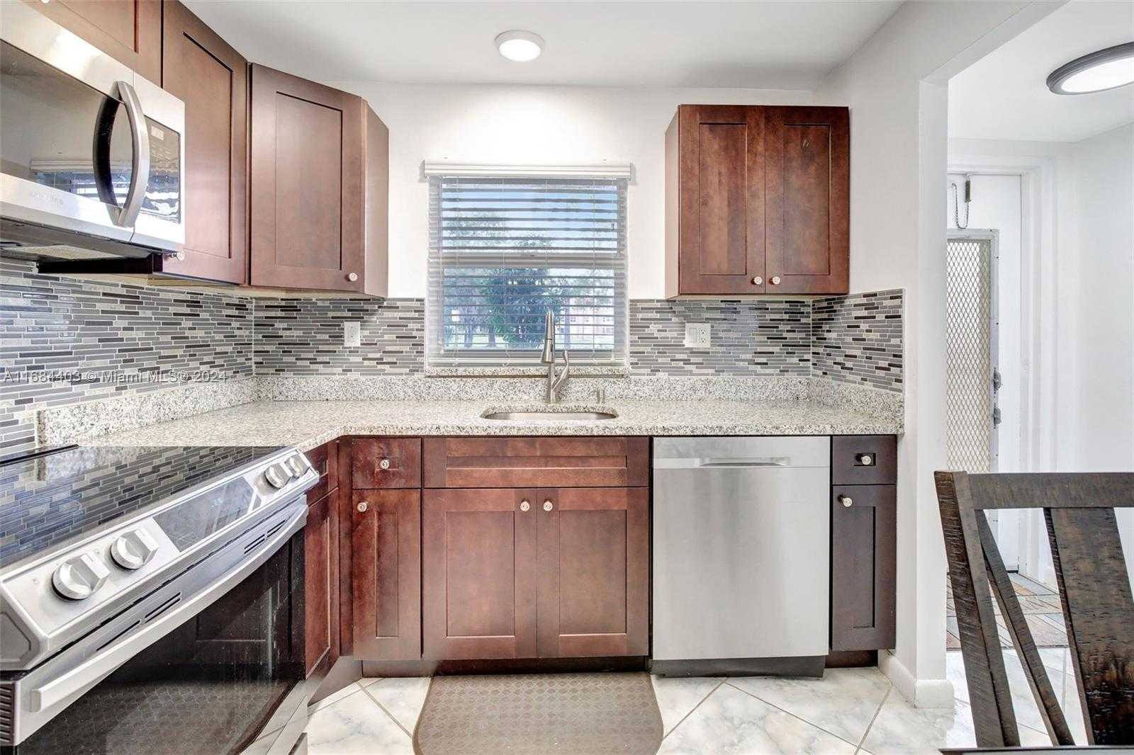 Small Image of 9540 SUNRISE LAKES BLVD #103, Sunrise Number 15