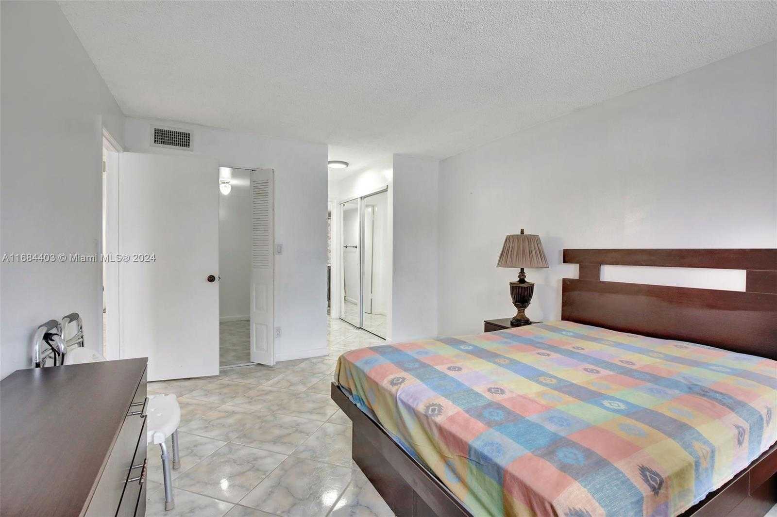 Small Image of 9540 SUNRISE LAKES BLVD #103, Sunrise Number 22