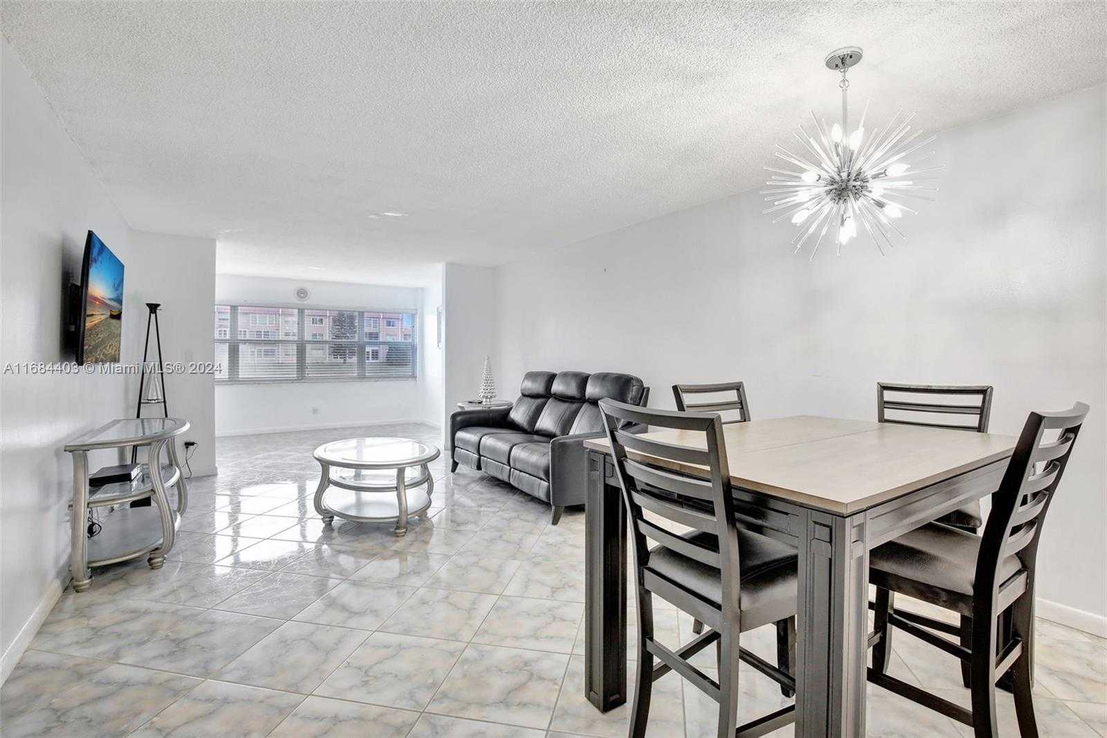 Small Image of 9540 SUNRISE LAKES BLVD #103, Sunrise Number 6