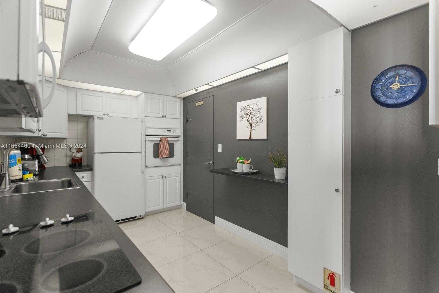 Small Image of 3801 SOUTH OCEAN DR #15H, Hollywood Number 7