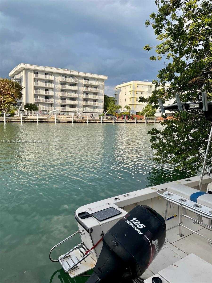 Small Image of 1201 MARSEILLE DR #17, Miami Beach Number 18