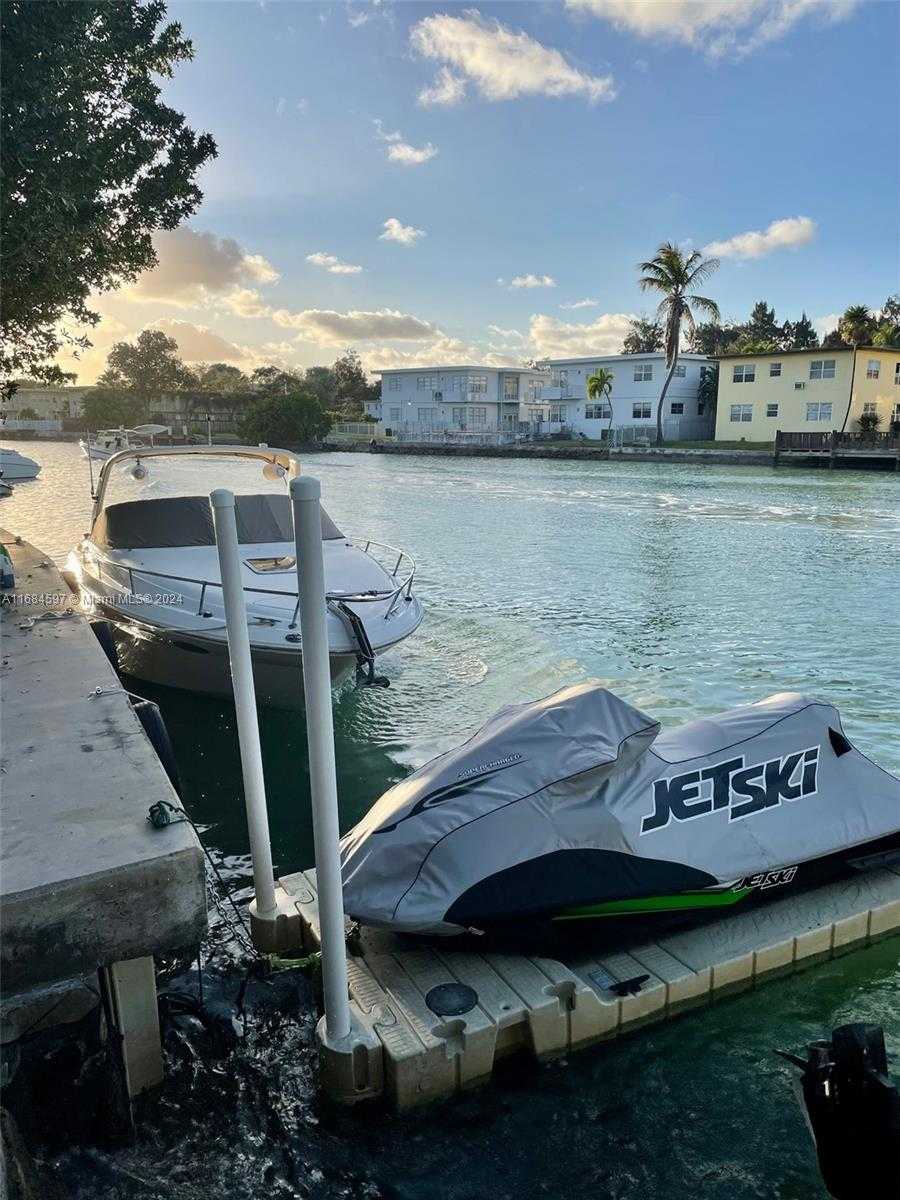 Small Image of 1201 MARSEILLE DR #17, Miami Beach Number 24