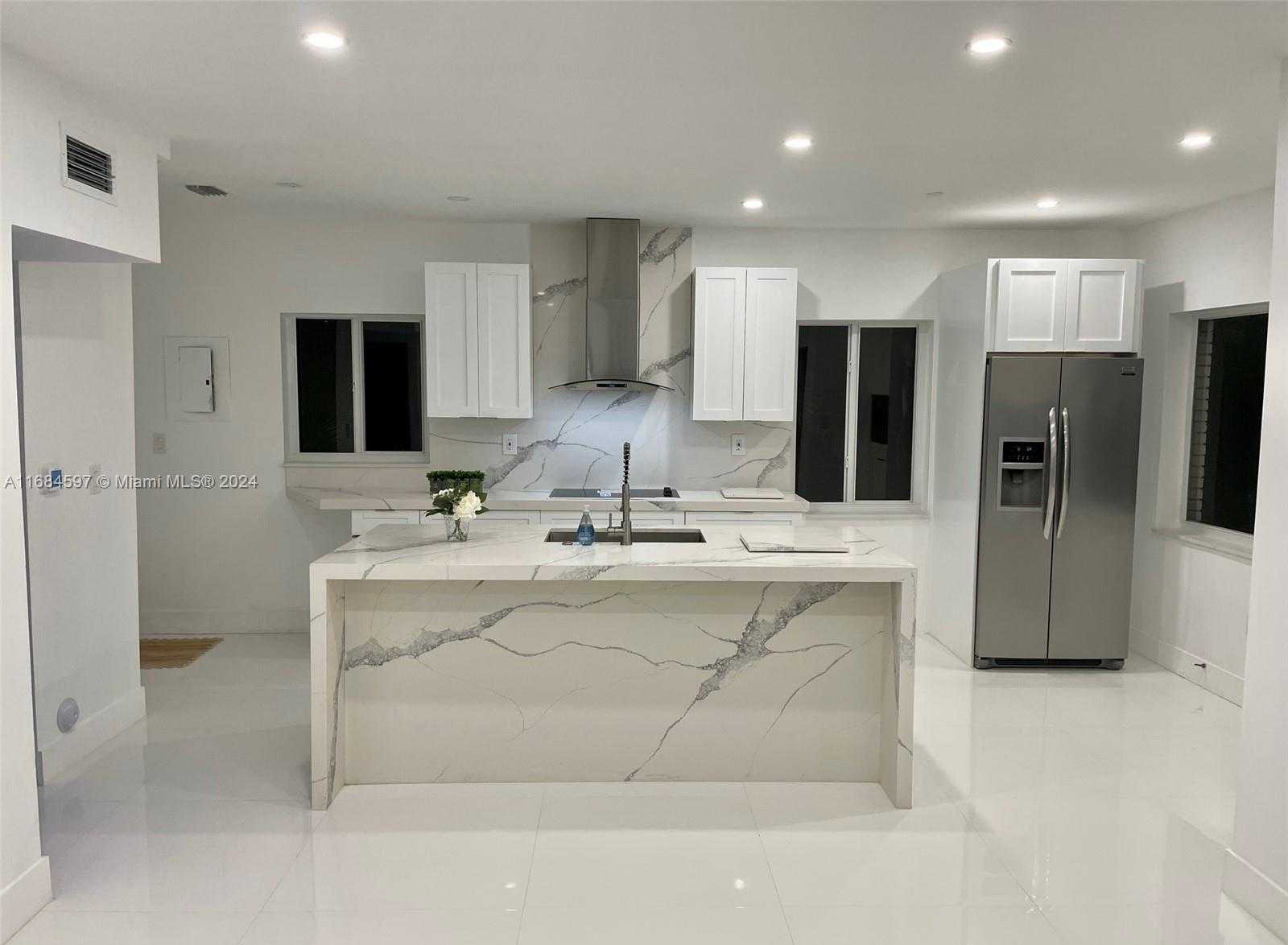 Small Image of 1201 MARSEILLE DR #17, Miami Beach Number 3