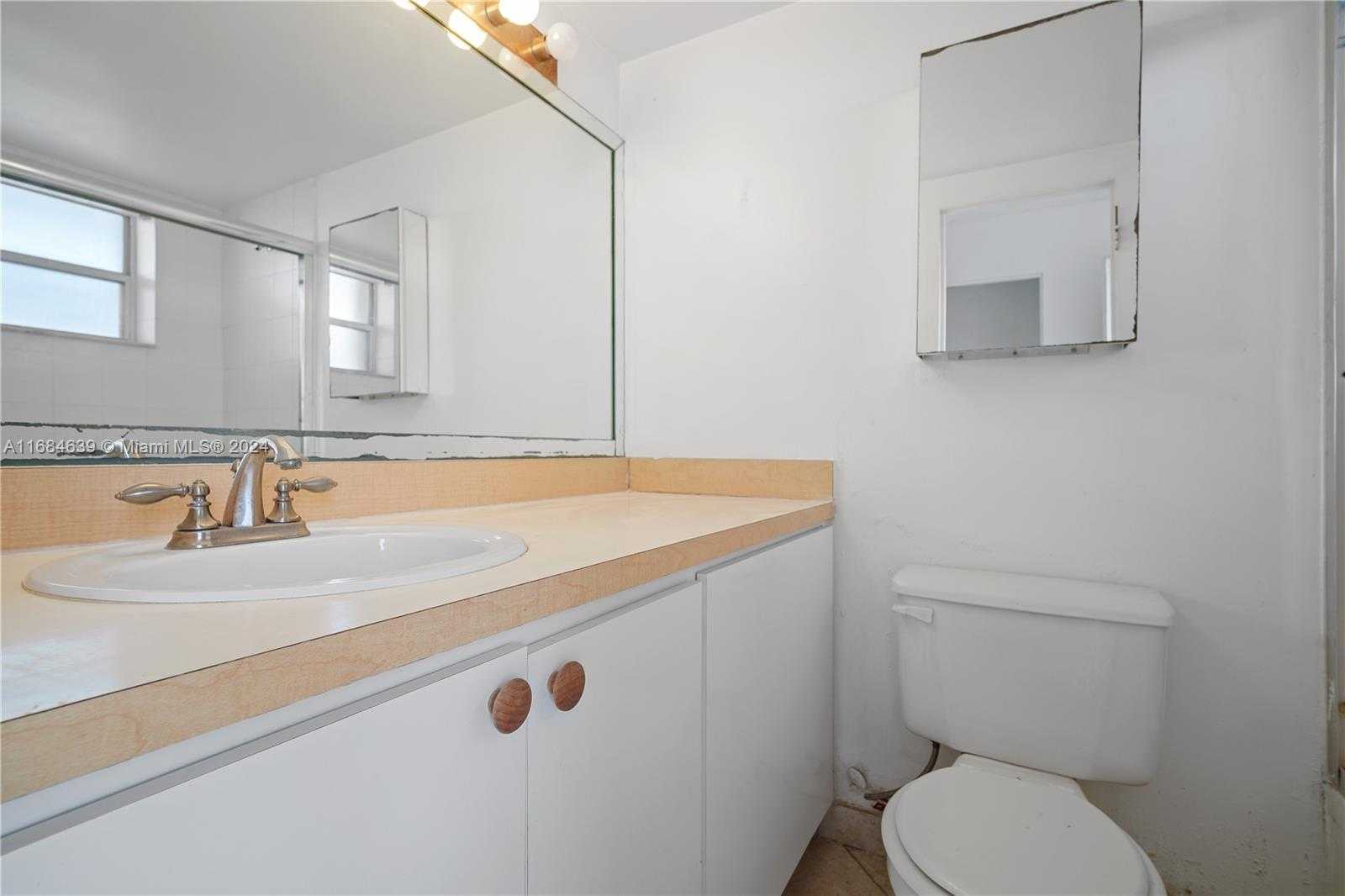 Small Image of 7904 WEST DR #405, North Bay Village Number 10