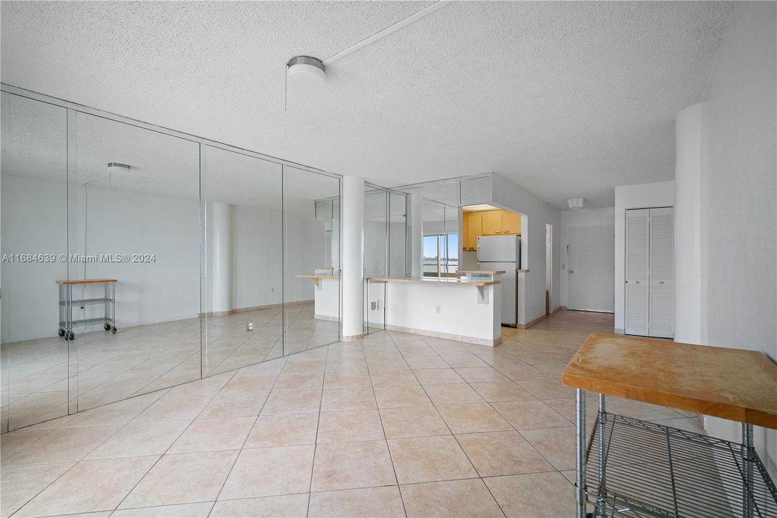 Small Image of 7904 WEST DR #405, North Bay Village Number 17