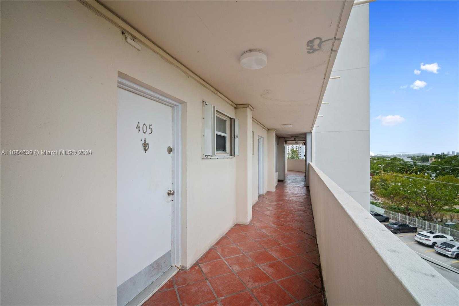 Small Image of 7904 WEST DR #405, North Bay Village Number 8
