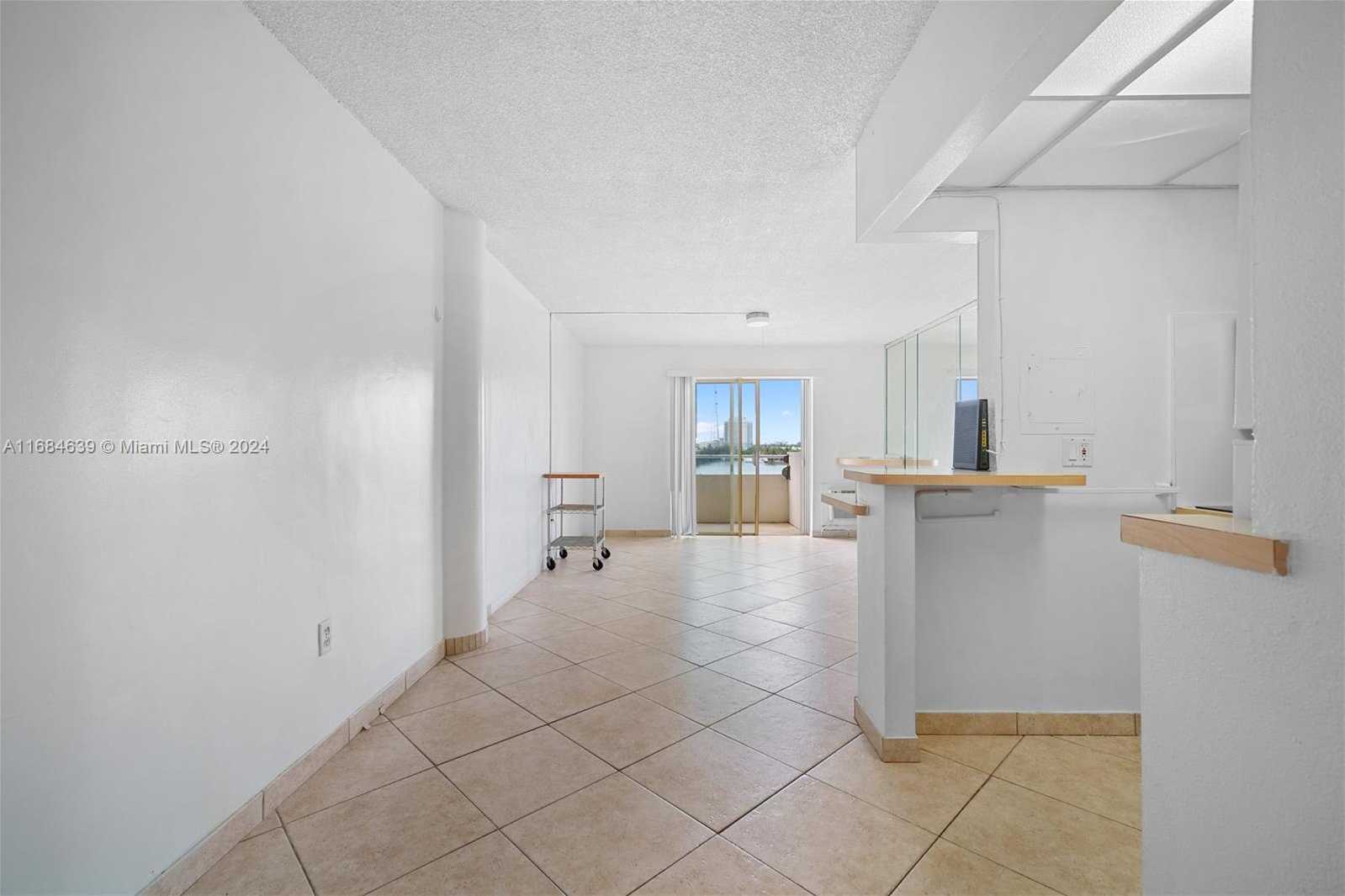 Small Image of 7904 WEST DR #405, North Bay Village Number 9