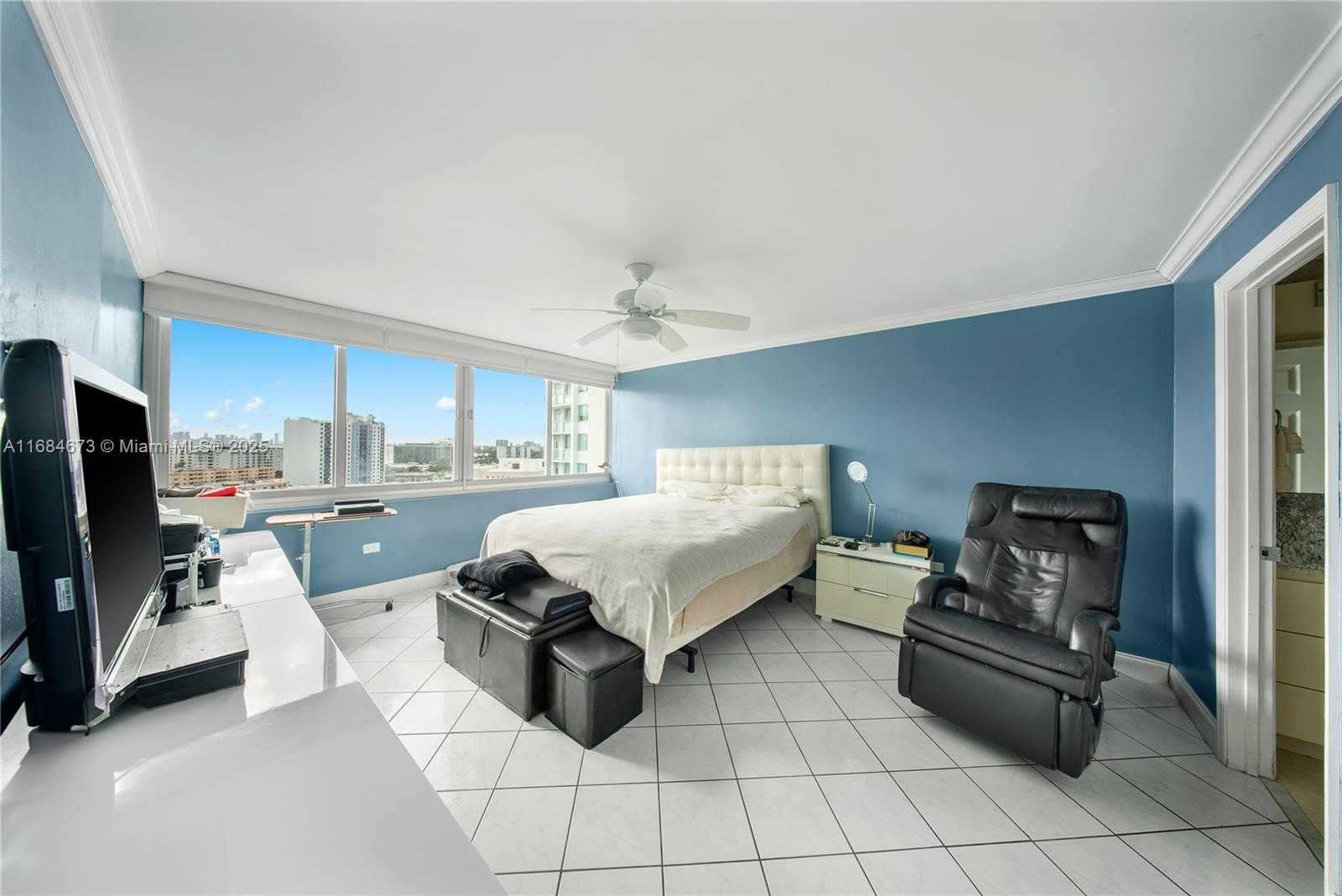 Small Image of 7135 COLLINS AVE #1215, Miami Beach Number 10
