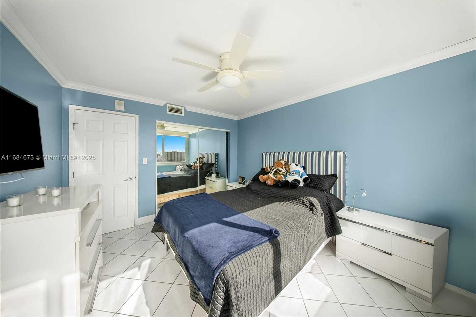 Small Image of 7135 COLLINS AVE #1215, Miami Beach Number 11