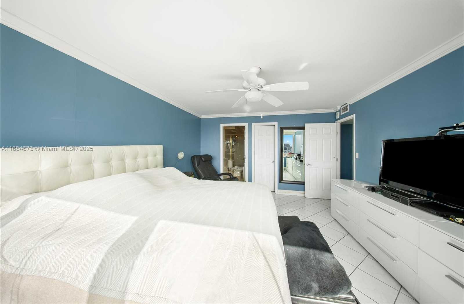 Small Image of 7135 COLLINS AVE #1215, Miami Beach Number 12