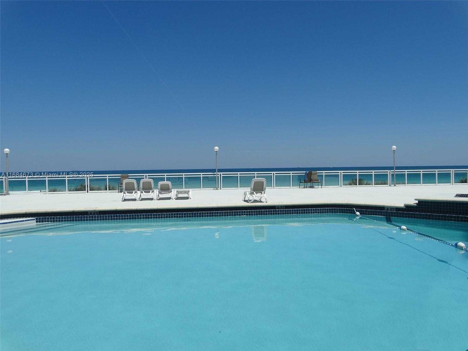 Small Image of 7135 COLLINS AVE #1215, Miami Beach Number 16