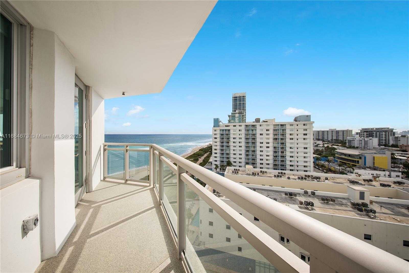 Small Image of 7135 COLLINS AVE #1215, Miami Beach Number 3