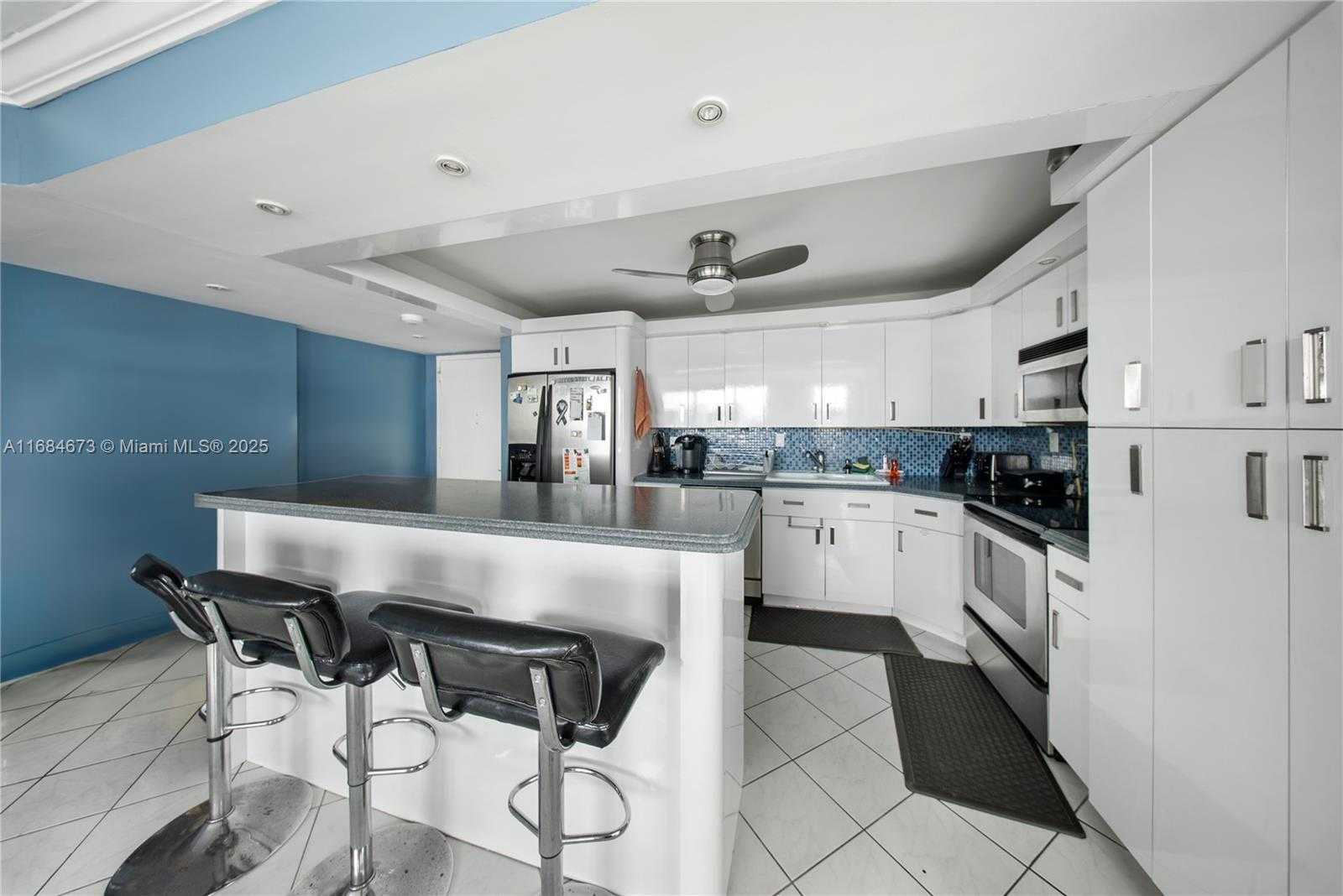 Small Image of 7135 COLLINS AVE #1215, Miami Beach Number 8