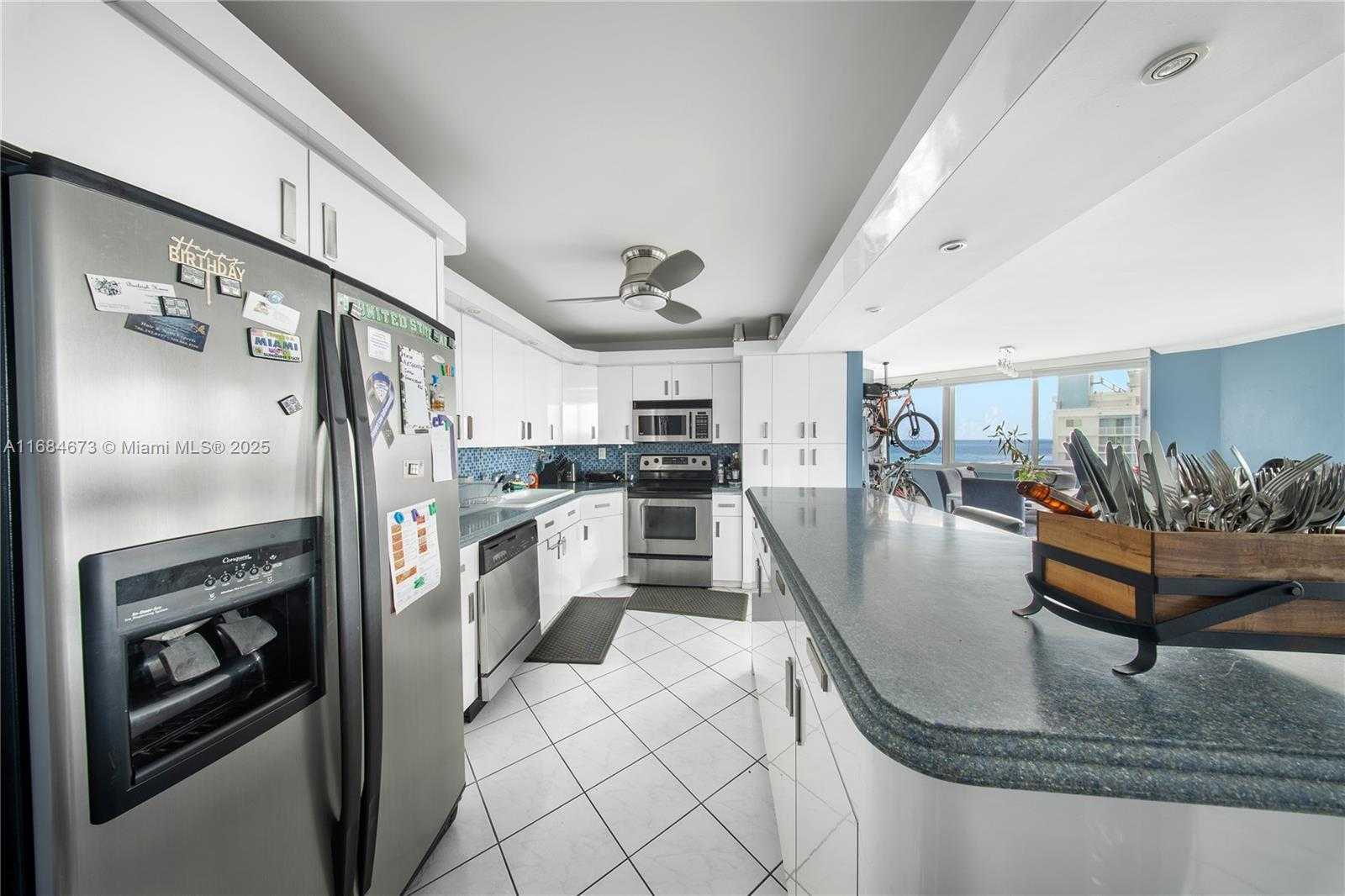Small Image of 7135 COLLINS AVE #1215, Miami Beach Number 9