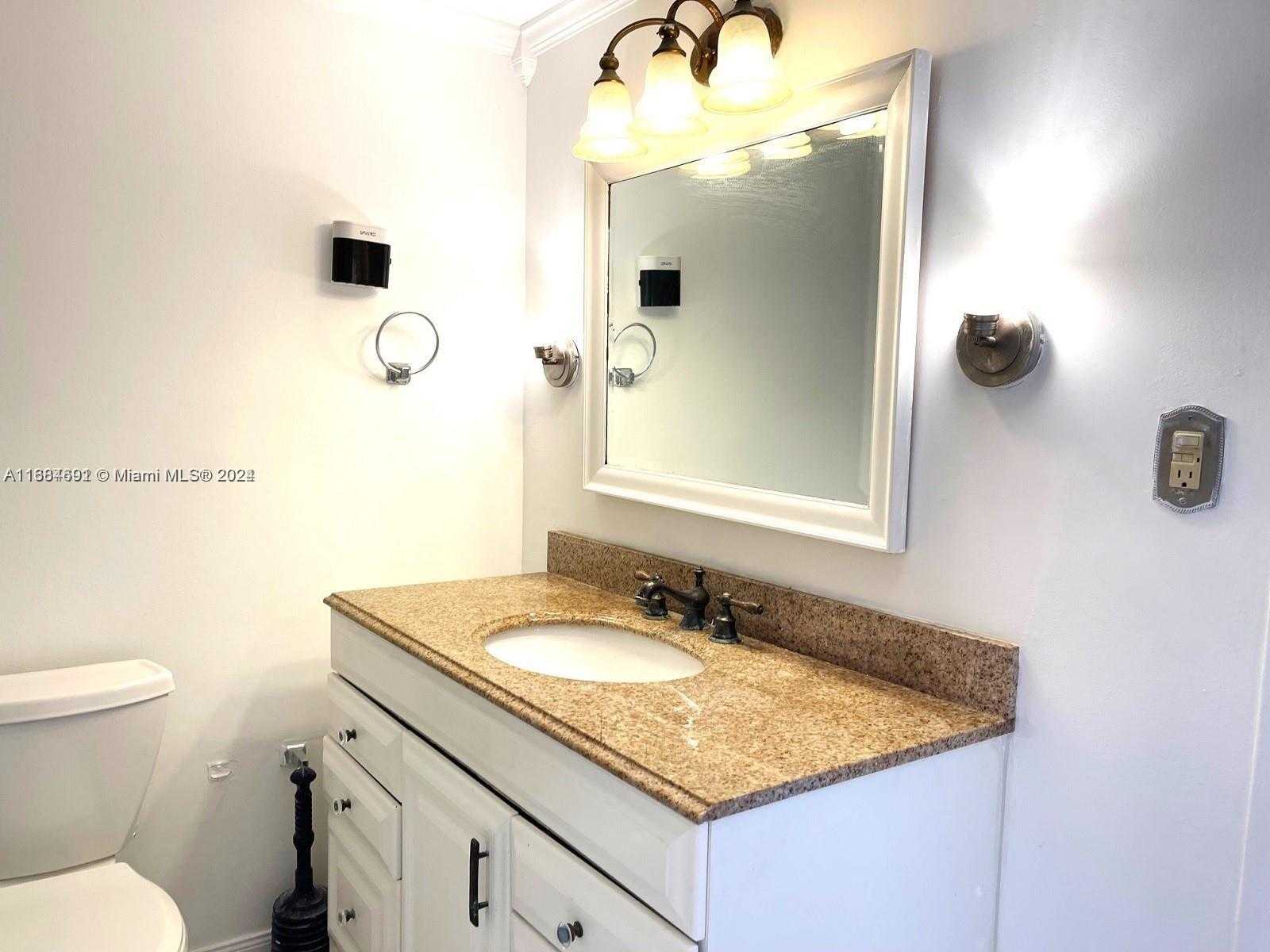 Small Image of 1000 WEST AVE #909, Miami Beach Number 12
