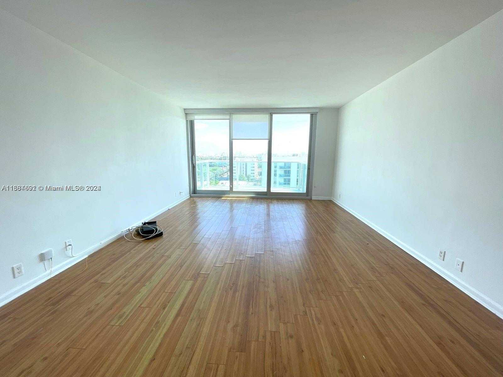 Small Image of 1000 WEST AVE #909, Miami Beach Number 3