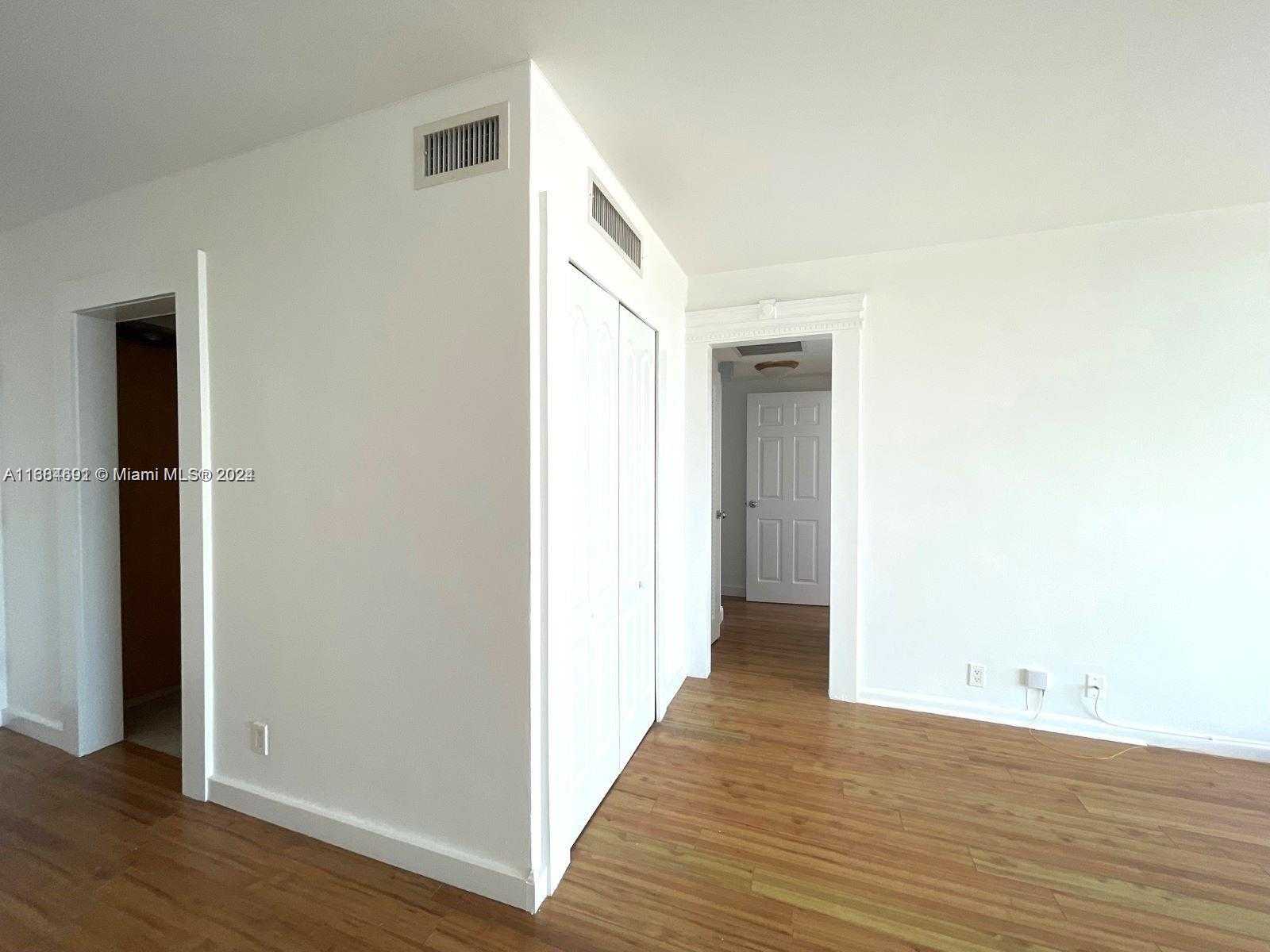 Small Image of 1000 WEST AVE #909, Miami Beach Number 8