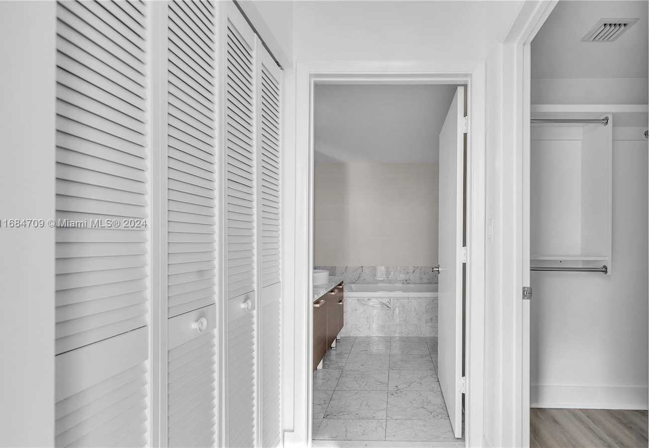 Small Image of 253 NORTH EAST 2ND ST #4704, Miami Number 26