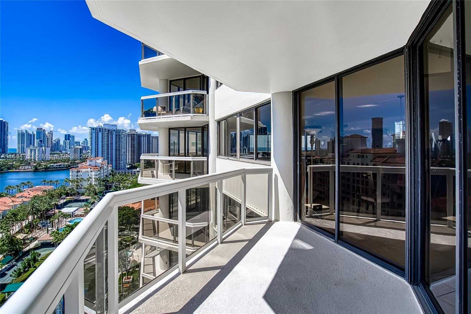 Small Image of 20185 E Country Club Dr, Miami, FL 33180, USA Number 24