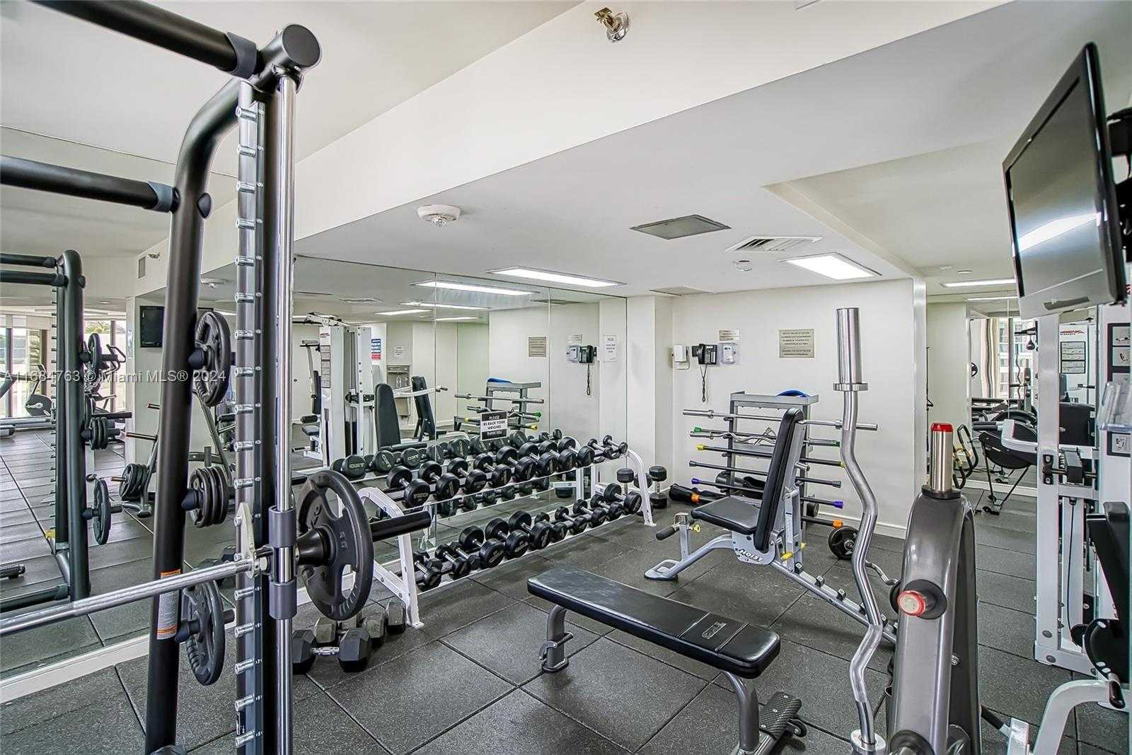 Small Image of 20185 E Country Club Dr, Miami, FL 33180, USA Number 30