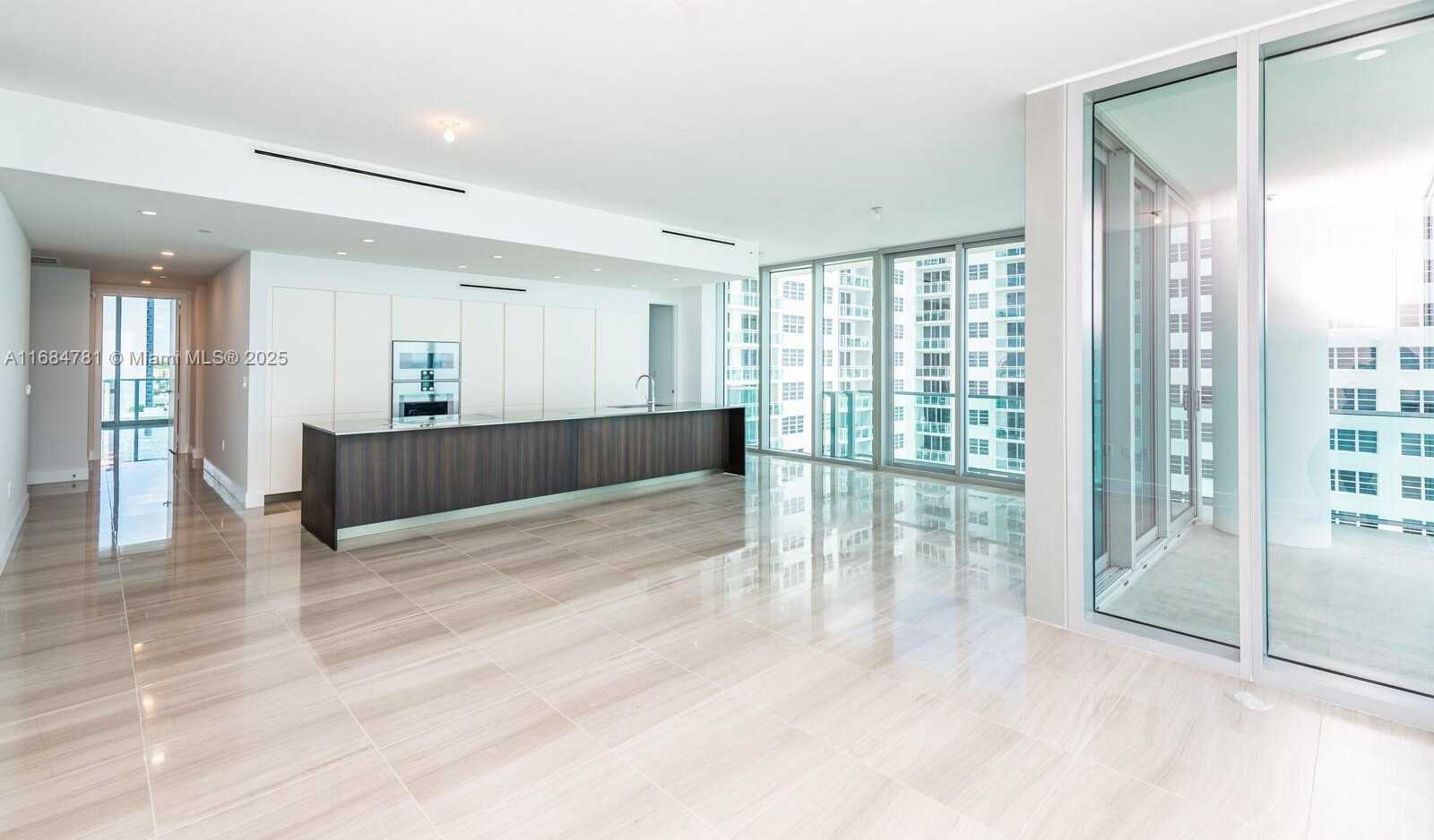 Small Image of 6901 COLLINS AVE #701, Miami Beach Number 12
