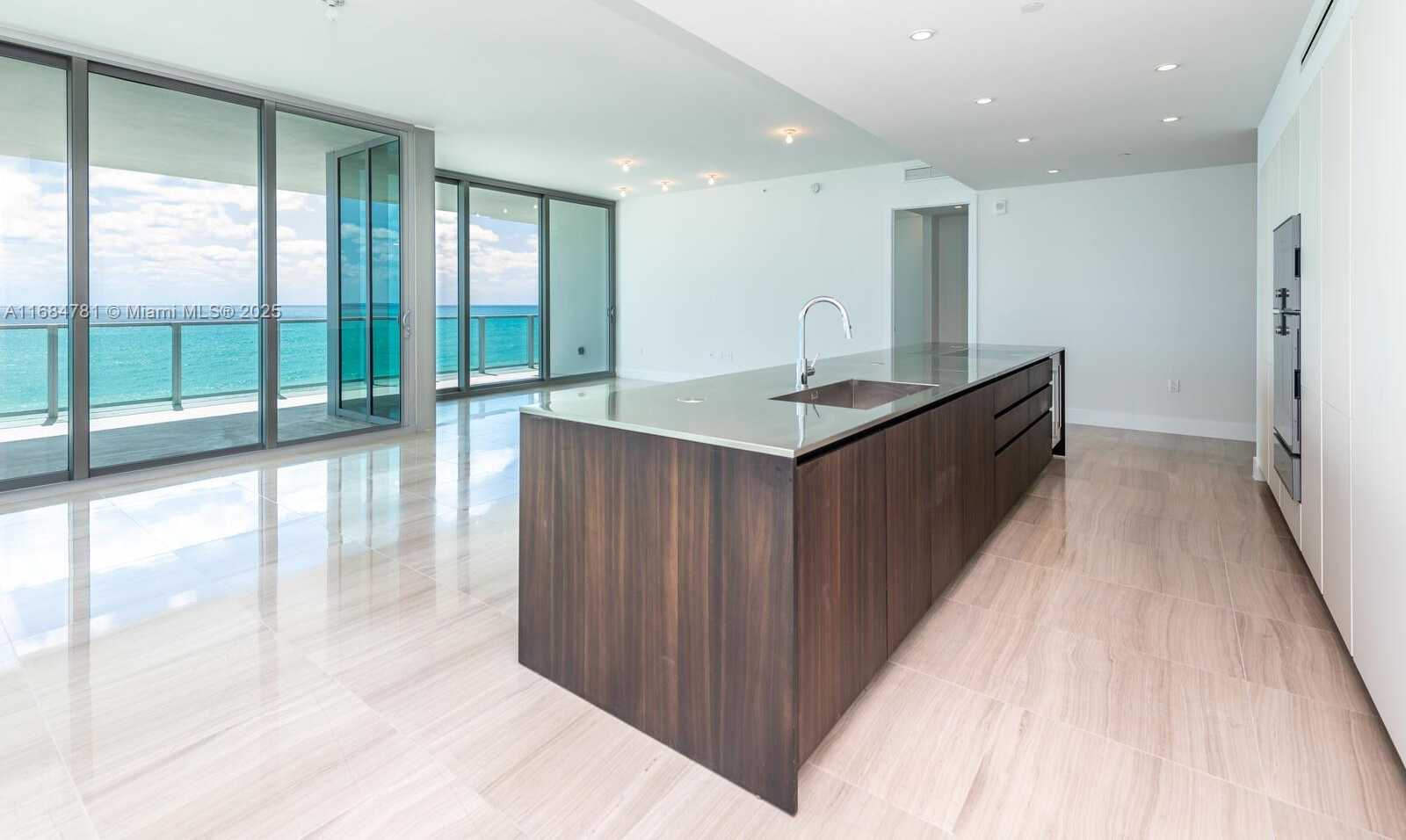 Small Image of 6901 COLLINS AVE #701, Miami Beach Number 13