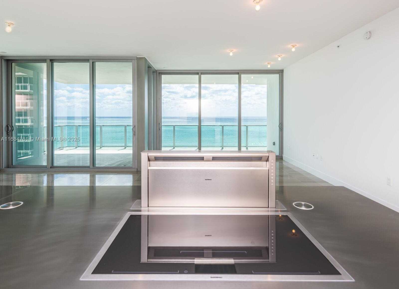 Small Image of 6901 COLLINS AVE #701, Miami Beach Number 17