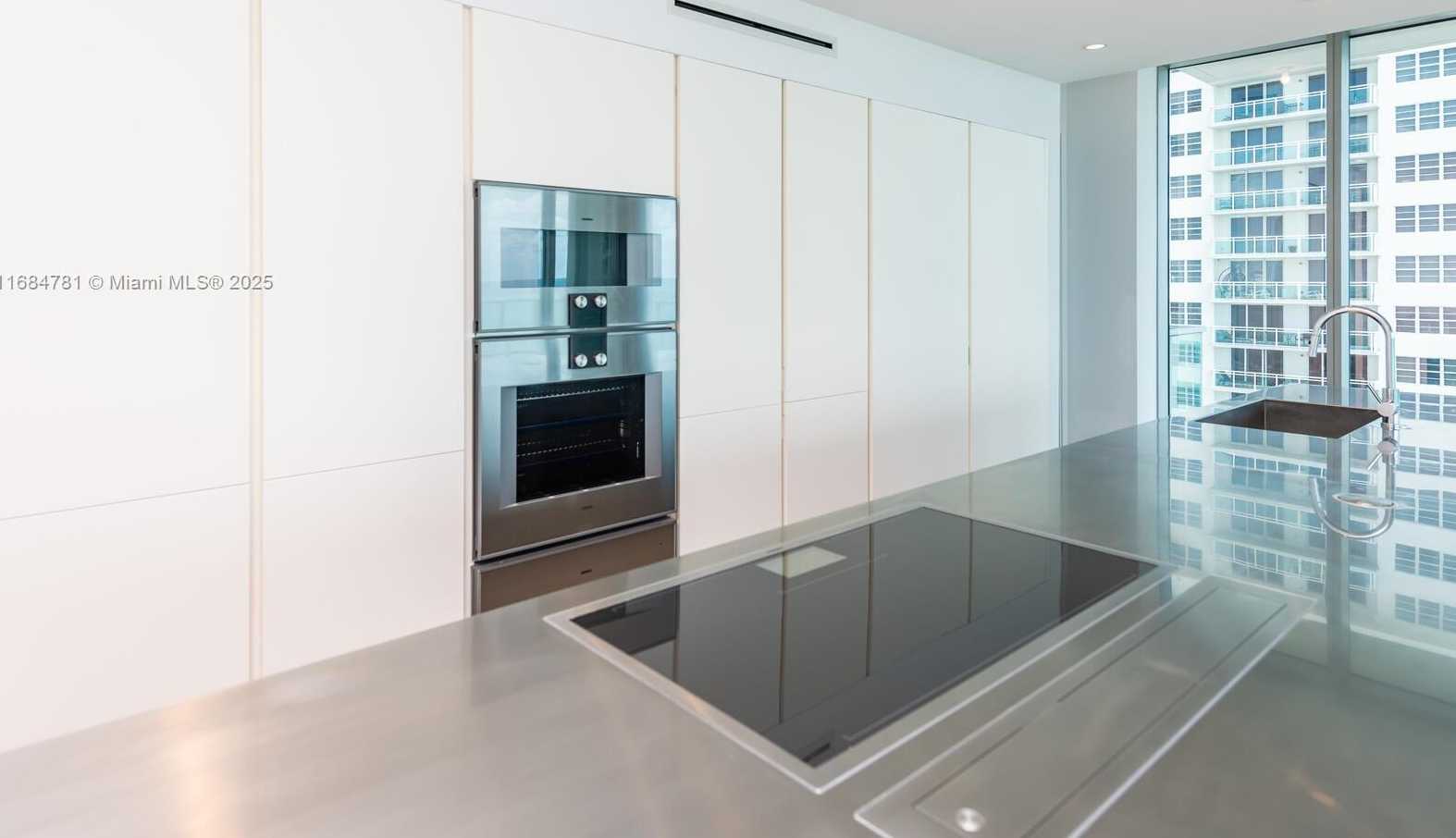 Small Image of 6901 COLLINS AVE #701, Miami Beach Number 20