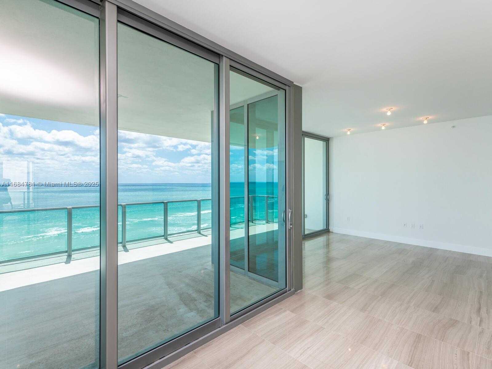 Small Image of 6901 COLLINS AVE #701, Miami Beach Number 22