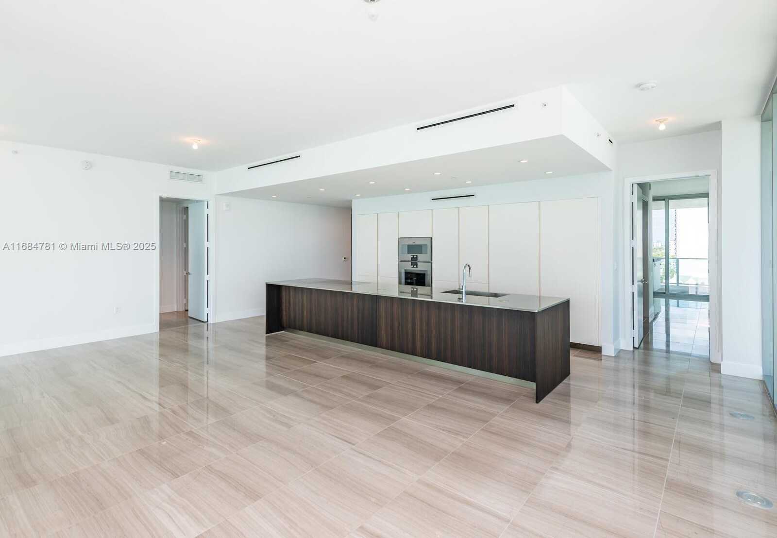 Small Image of 6901 COLLINS AVE #701, Miami Beach Number 23