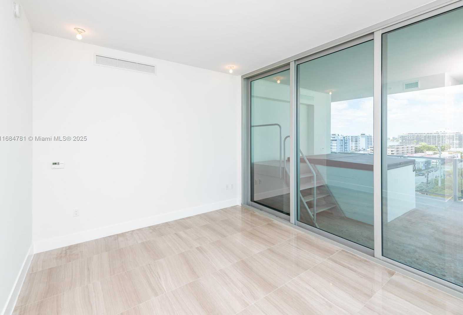 Small Image of 6901 COLLINS AVE #701, Miami Beach Number 36
